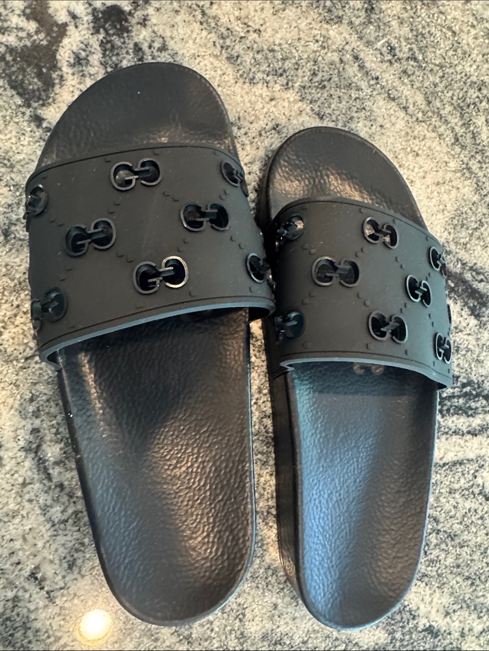 Gucci women’s Black  Logo Slide Sandals size 42- fits 9-10